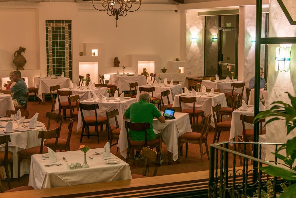 三角梅酒店 Santo Domingo De Heredia 外观 照片