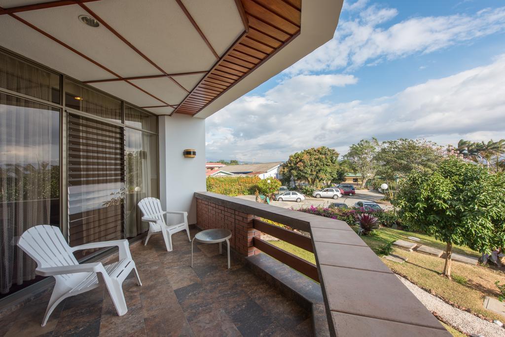 三角梅酒店 Santo Domingo De Heredia 外观 照片
